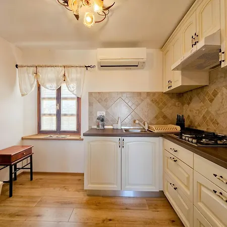 דירה Olimpia 4 *