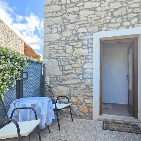 Olimpia 4 דירה *